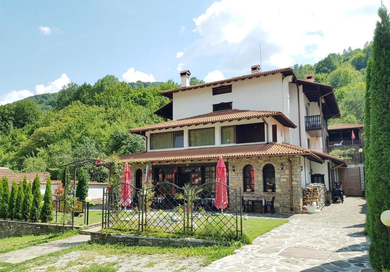 Family Hotel Chiflik Hills Dış mekan fotoğraf