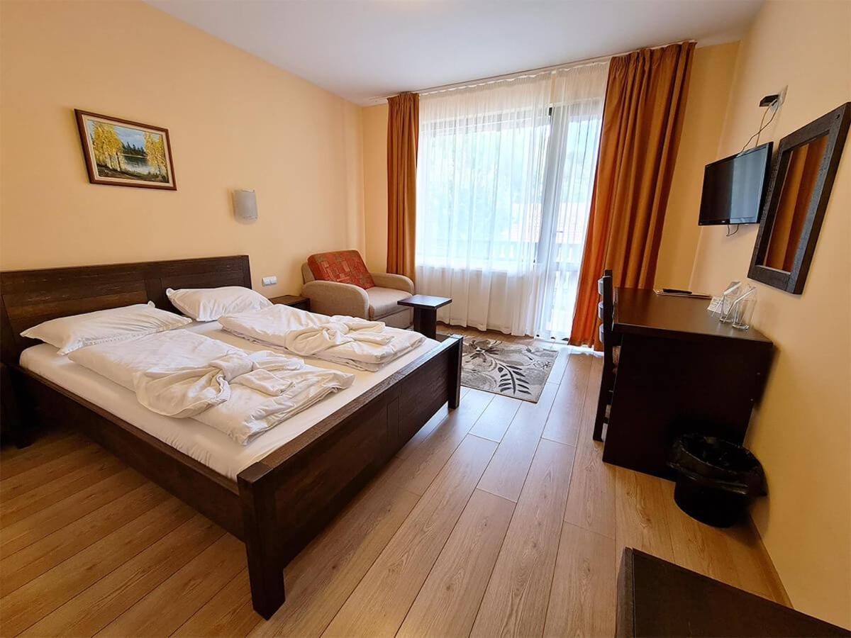 Family Hotel Chiflik Hills Dış mekan fotoğraf