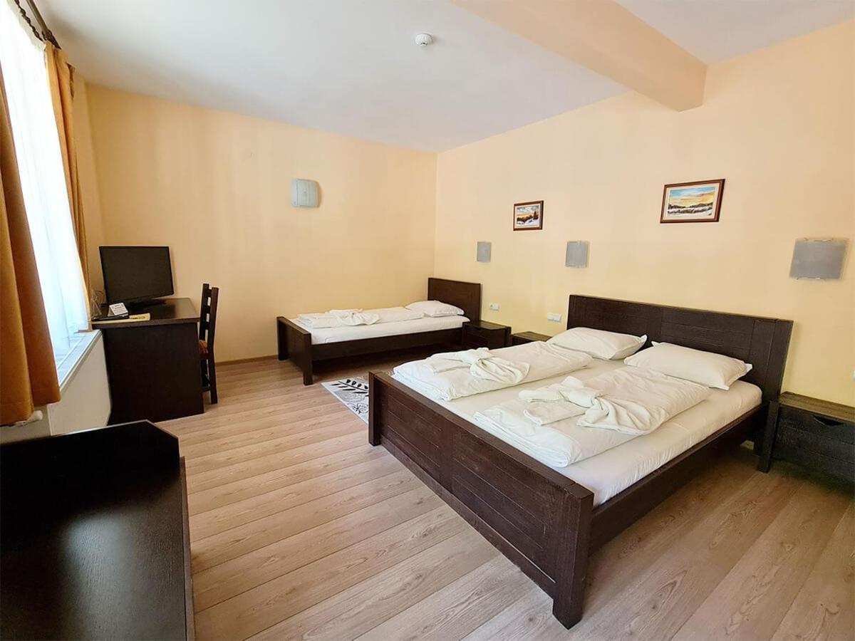 Family Hotel Chiflik Hills Dış mekan fotoğraf