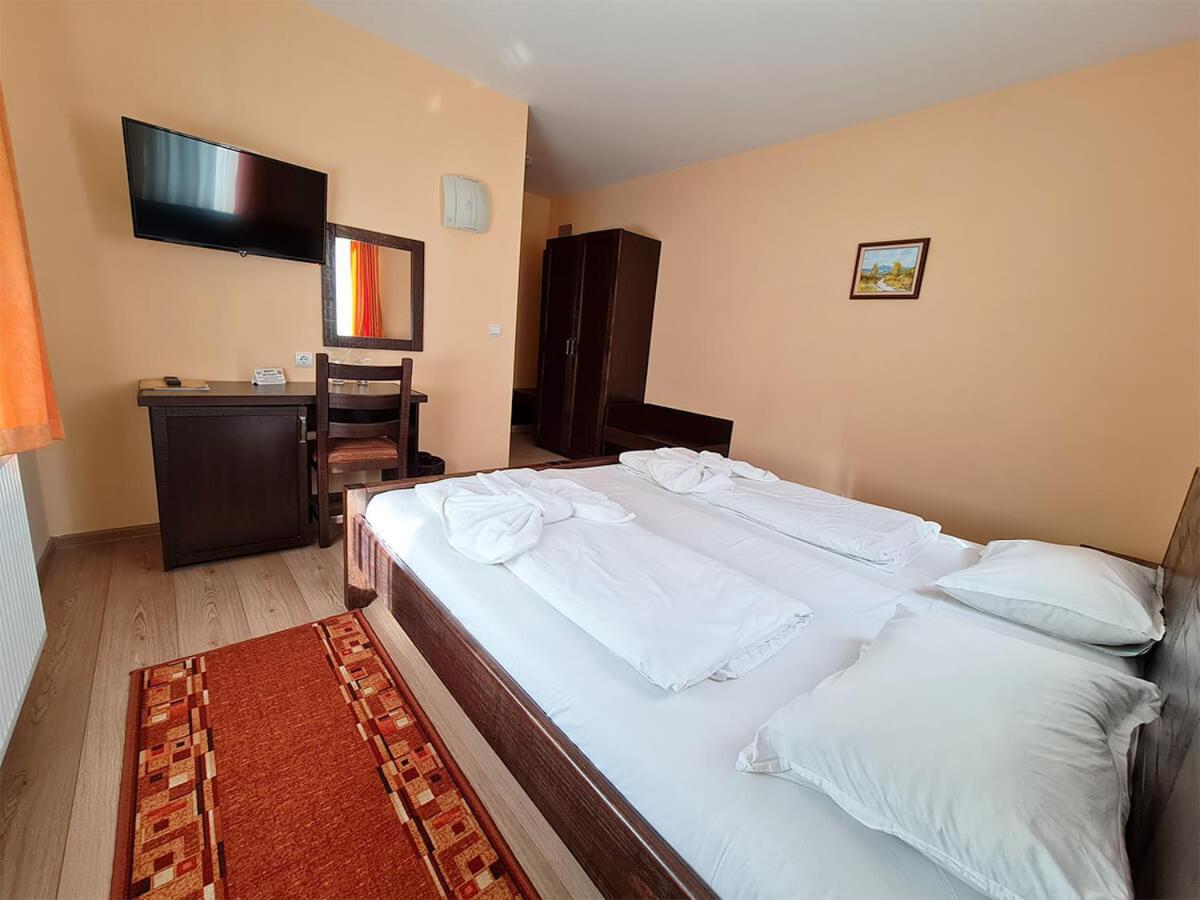Family Hotel Chiflik Hills Oda fotoğraf