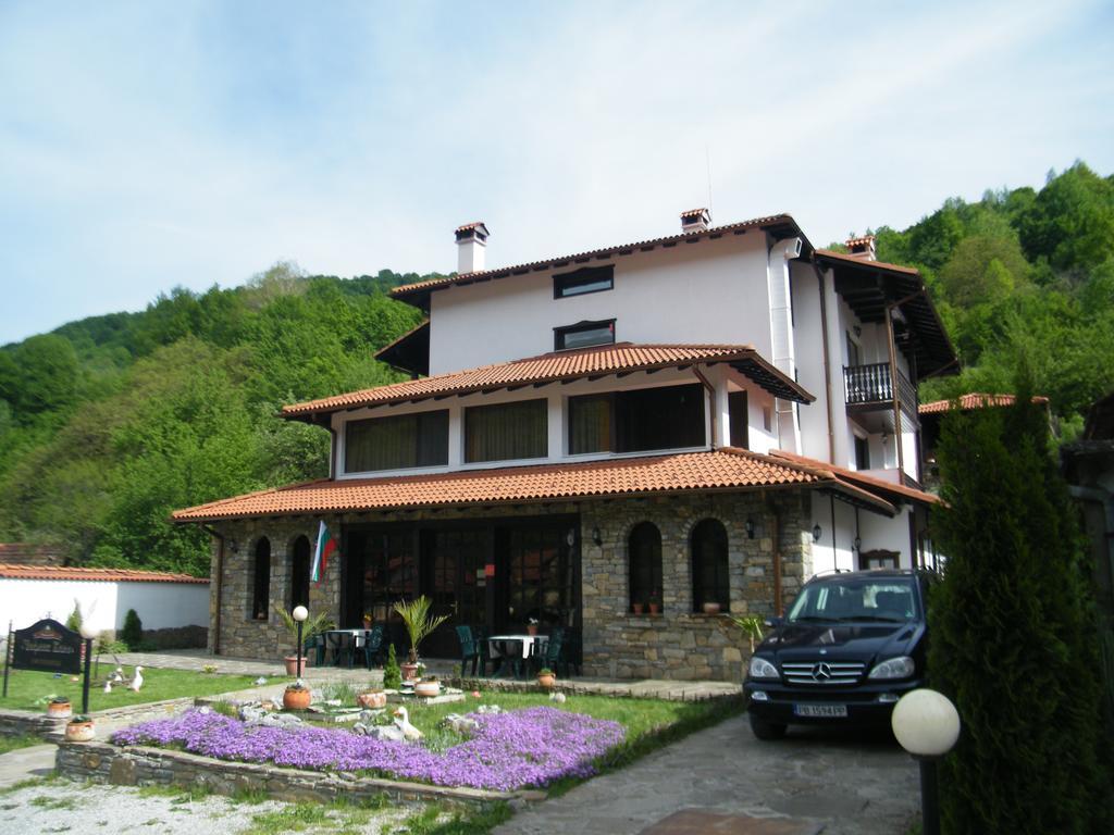 Family Hotel Chiflik Hills Dış mekan fotoğraf