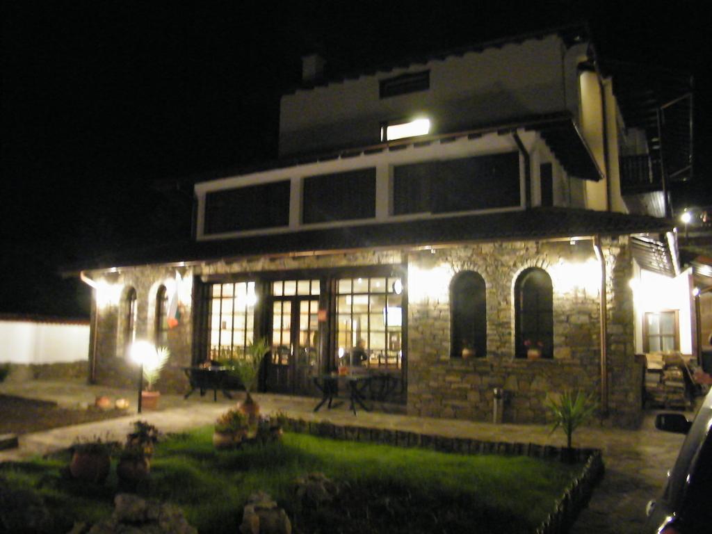Family Hotel Chiflik Hills Dış mekan fotoğraf