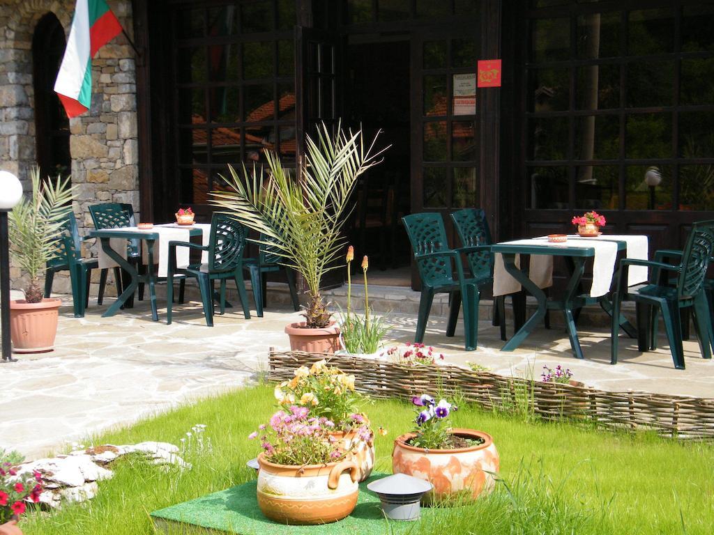 Family Hotel Chiflik Hills Dış mekan fotoğraf