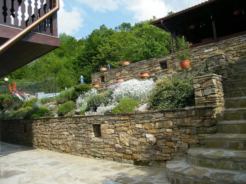 Family Hotel Chiflik Hills Dış mekan fotoğraf