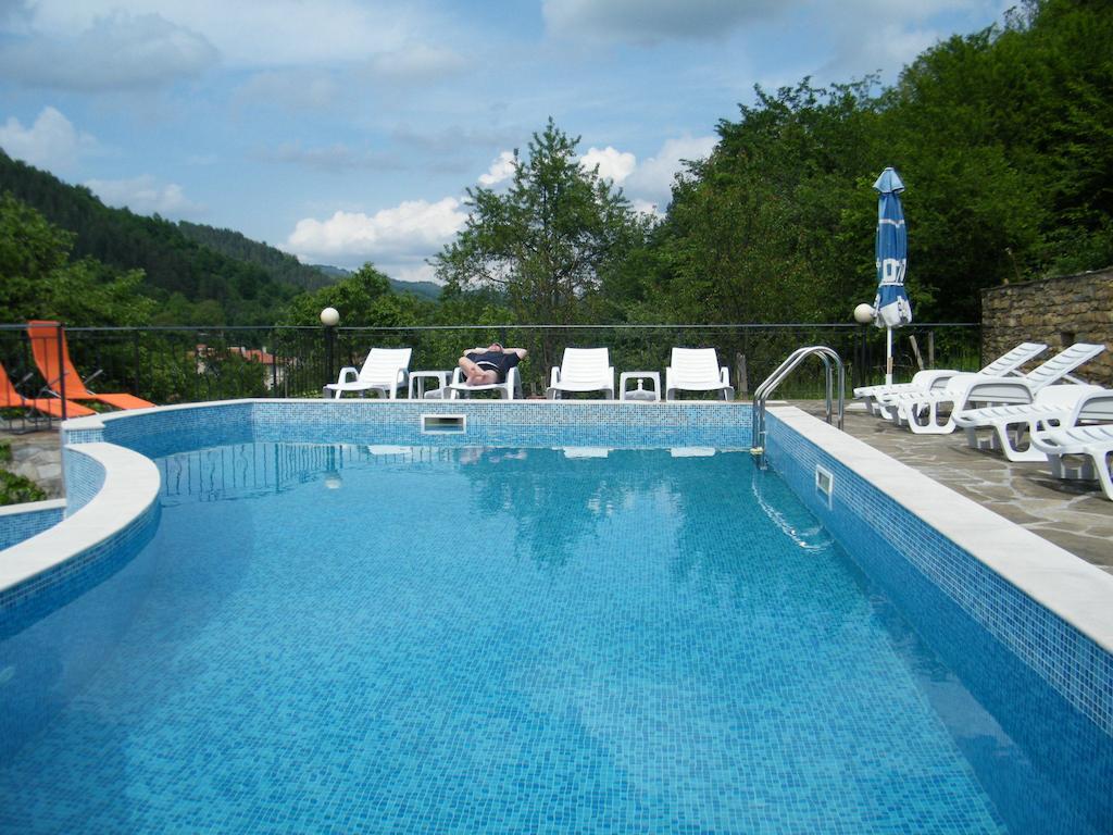 Family Hotel Chiflik Hills Dış mekan fotoğraf