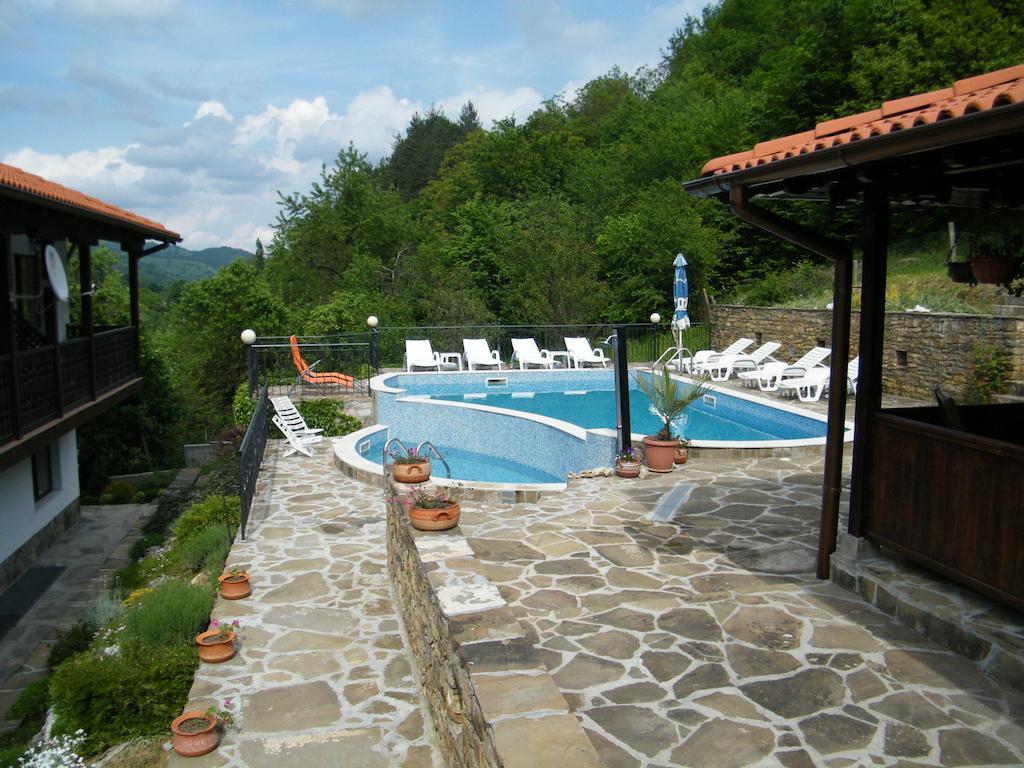 Family Hotel Chiflik Hills Dış mekan fotoğraf