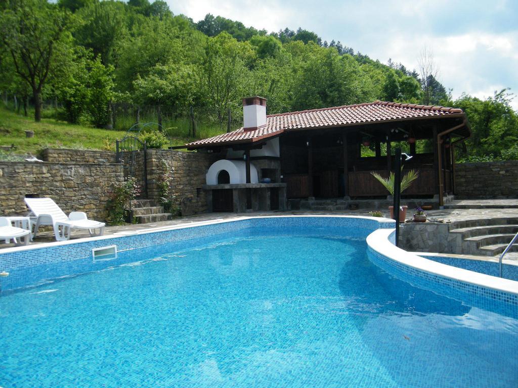 Family Hotel Chiflik Hills Dış mekan fotoğraf