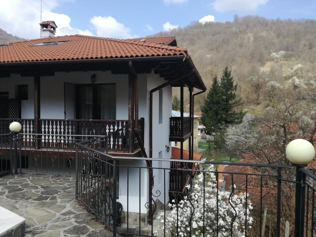 Family Hotel Chiflik Hills Dış mekan fotoğraf