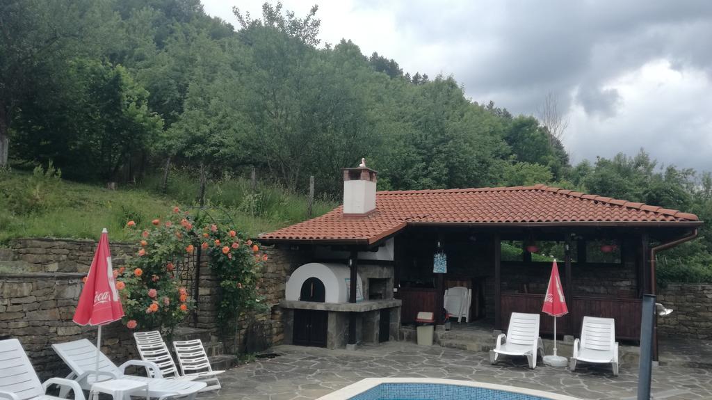 Family Hotel Chiflik Hills Dış mekan fotoğraf