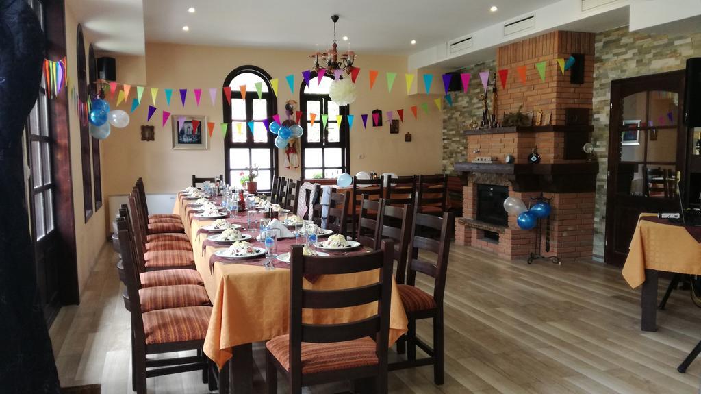 Family Hotel Chiflik Hills Dış mekan fotoğraf