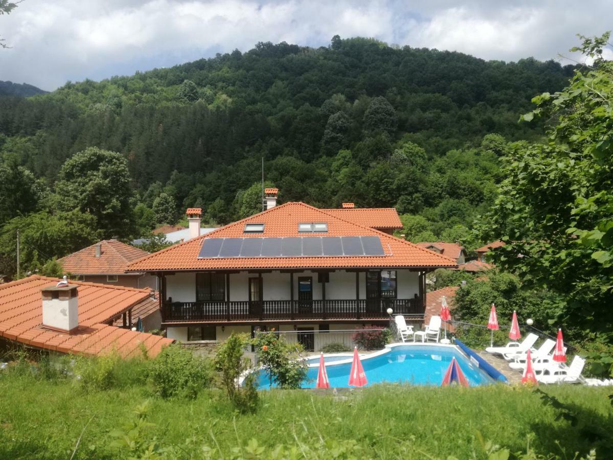 Family Hotel Chiflik Hills Dış mekan fotoğraf